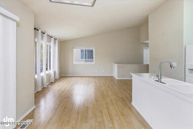 09-Living Room_IMG_4979