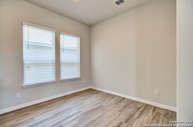 877 Farmhouse Trail, New Braunfels, TX 78130 - photo 5