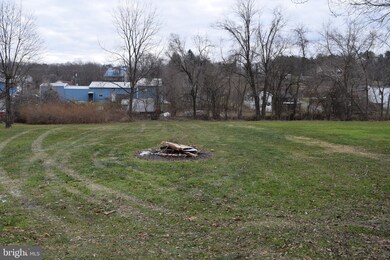 333 Concord Ave, Berkeley Springs, WV 25411 - photo 6