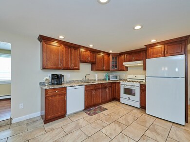 78 Sycamore St, Everett, MA 02149 - photo 4