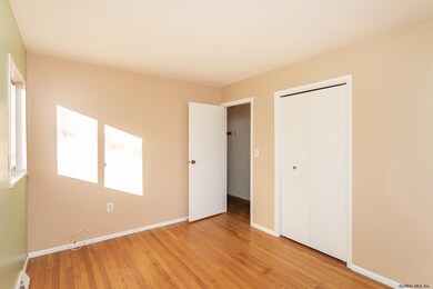 28 Davidson Dr, Saratoga Springs, NY 12866 - photo 7