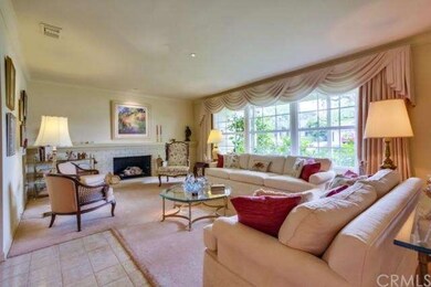 Living Room with fireplace