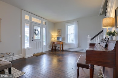 348 E Main St, New Holland, PA 17557 - photo 5