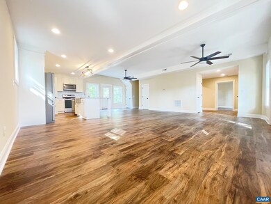 6804 Rolling Rd S, Scottsville, VA 24590 - photo 4