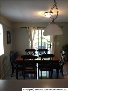 135 Cheshire Place, Staten Island, NY 10301 - photo 5