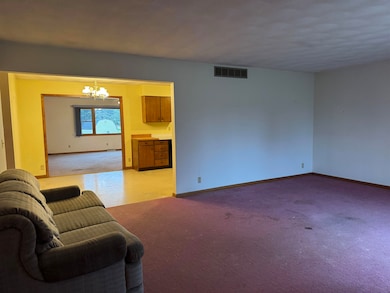 2411 E West Hart Rd, Beloit, WI 53511 - photo 4