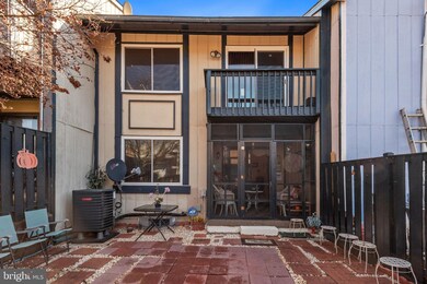 18466 Stone Hollow Dr, Germantown, MD 20874 - photo 2