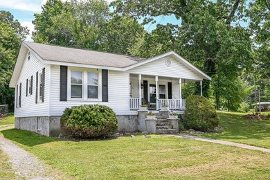 912 S Oakwood St, Rossville, GA 30741 - photo 2