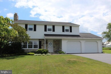 222 E Spruce St, New Holland, PA 17557 - photo 2