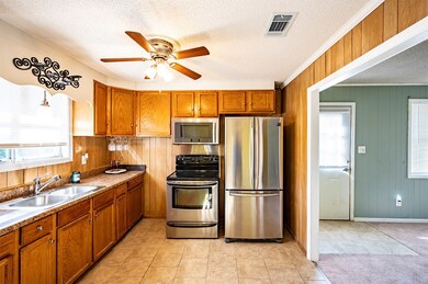 73 Sunset Cir, Camilla, GA 31730 - photo 6