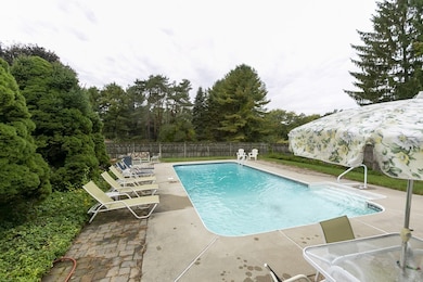 3 Sweetbriar Ln, Andover, MA 01810 - photo 2