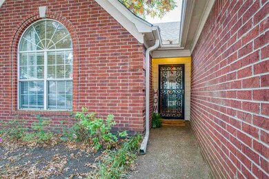 1022 Spanish Trail Ln, Cordova, TN 38018 - photo 3