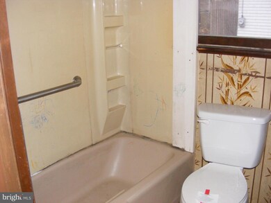 27 N 3rd St, Womelsdorf, PA 19567 - photo 6