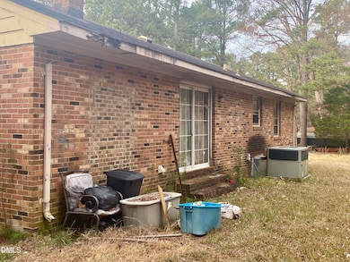 142 Kings Rd, Henderson, NC 27537 - photo 6