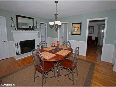Dining Room - Formal Dining Room