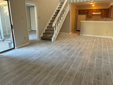 11917 Bob White Dr unit 881, Houston, TX 77035 - photo 4