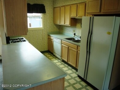 Large Unit Kitchen 2