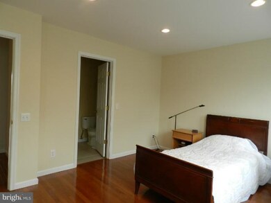 47620 Sandbank Square, Sterling, VA 20165 - photo 5