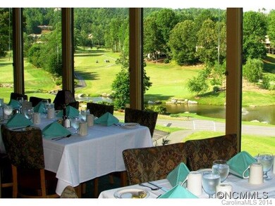 Clubhouse Dining / Views
