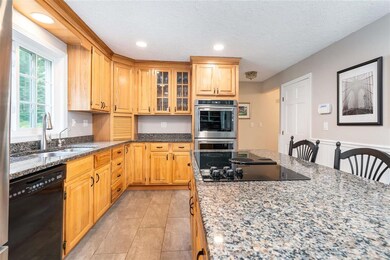 6 Hemlock Dr, Bedford, NH 03110 - photo 4