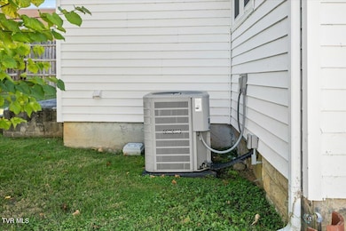 211 E C St, Elizabethton, TN 37643 - photo 5