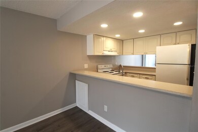 2744 Proctor Rd unit 2744, Sarasota, FL 34231 - photo 4