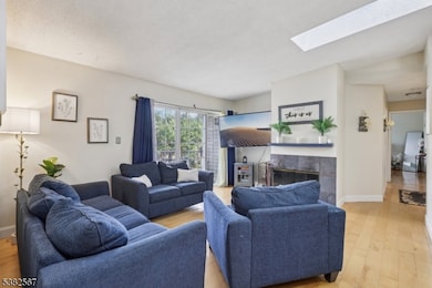 89 Lindsey Ct unit 4021, Franklin Park, NJ 08823 - photo 5