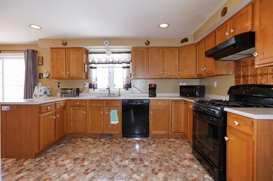 114 Photine Dr, Lowell, MA 01854 - photo 4