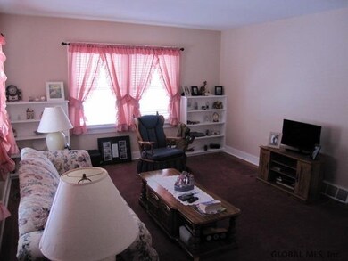 27 Knickerbocker Rd, Schenectady, NY 12302 - photo 3