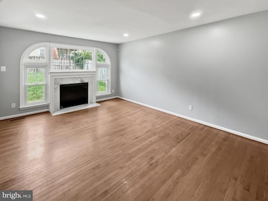 3570 Prince Edward Dr, White Plains, MD 20695 - photo 3