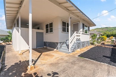 2915 Koali Rd unit C, Honolulu, HI 96826 - photo 2