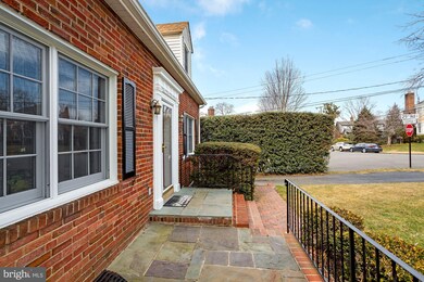 2510 N Columbus St, Arlington, VA 22207 - photo 4