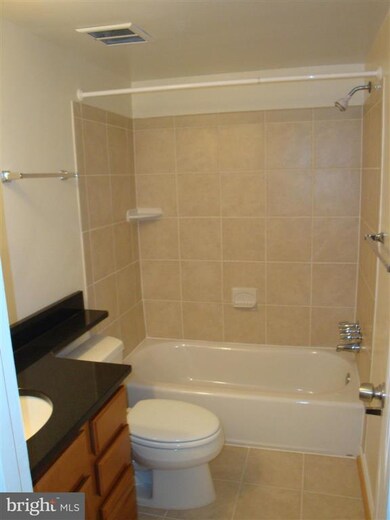 5618 Bloomfield Dr unit 104, Alexandria, VA 22312 - photo 5