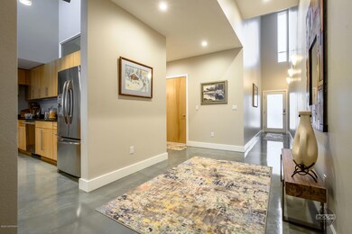 Spectacular bright entryway