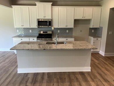 Kitchen w/ Island