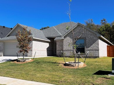 219 Clover Cir, Weatherford, TX 76086 - photo 2