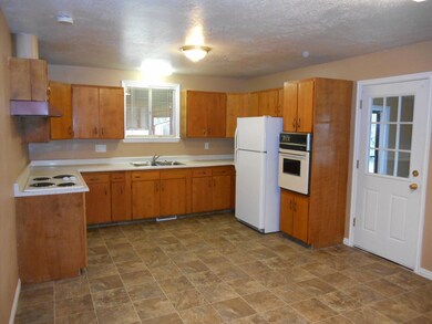 Large, Open Kitchen & Dining Areas