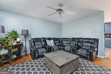 761 Robert e Lee Pkwy, Jonesboro, GA 30238 - photo 5