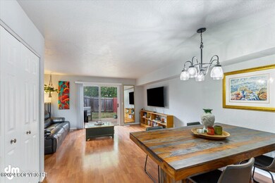 09-LIVING ROOM_LS_IMG_1-6