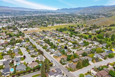 2225 5th St NE, Wenatchee, WA 98802 - photo 6