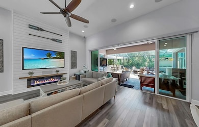 7709 Paradiso Dr, Apollo Beach, FL 33572 - photo 4