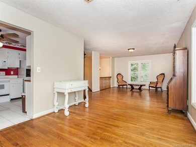 9 Moody Rd, Asheville, NC 28806 - photo 4