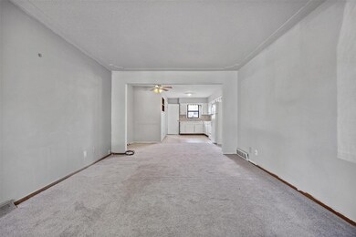 3019 Elaine Dr NW, Cedar Rapids, IA 52405 - photo 4