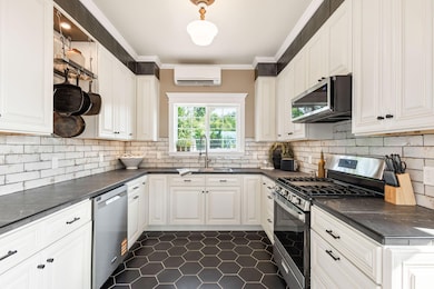 733 NE 3rd St, Prineville, OR 97754 - photo 7