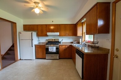 121 Kings Rd, Carpentersville, IL 60110 - photo 6