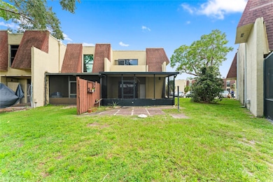 8925 Palm Tree Ln unit 8925, Pembroke Pines, FL 33024 - photo 2