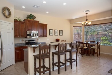 Kitchen/ Breakfast Nook