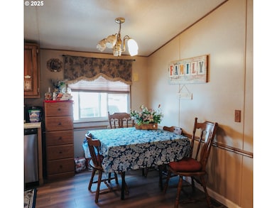 Dining Room-Vaulted Ceilings