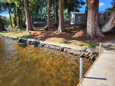 Small bulkhead at the shore. No/low bank