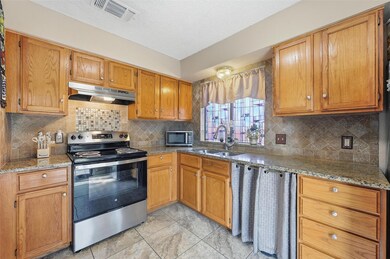 201 Lone Pine Ct, Fort Worth, TX 76108 - photo 5